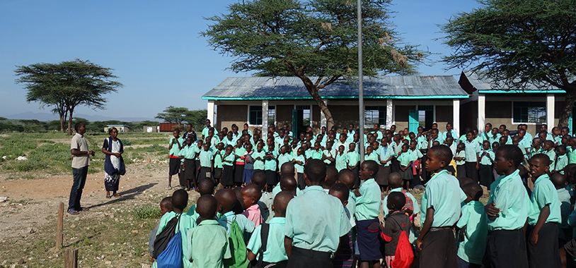 Jerenimo from STE addressing the children